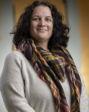 LISA LEONHARDT